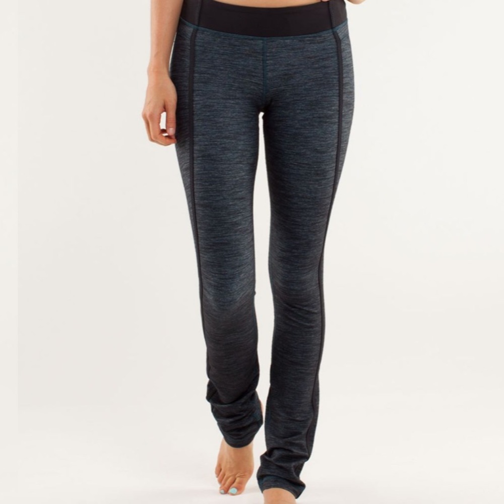 NWOT Lululemon Forme Pant
Reversible Slub Denim Alberta Lake / Black